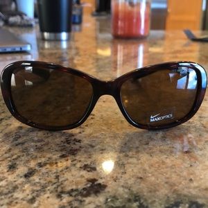 Women’s Nike Brown sunglasses, New!